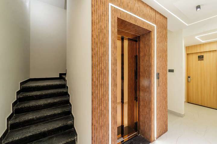 Ballroom/Hall 33 of 41
