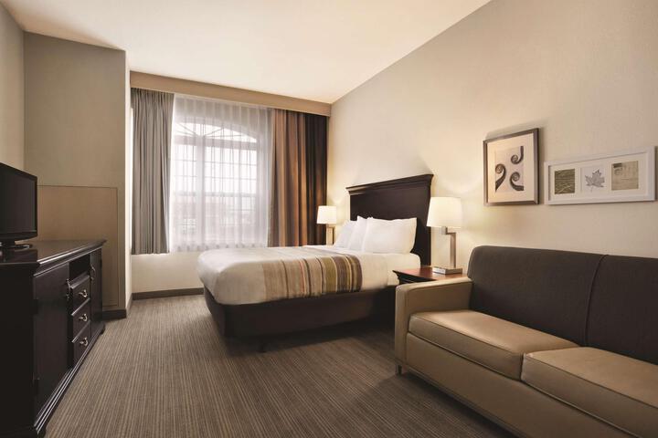 2 Queen Beds (9 of 10)