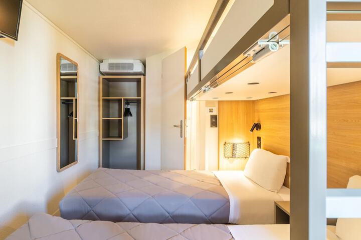 Room 8 of 21