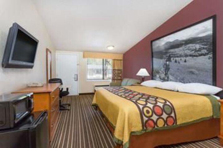 Room 17 of 49