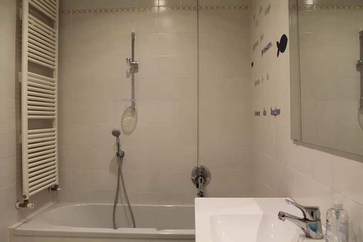 Room 5 of 22