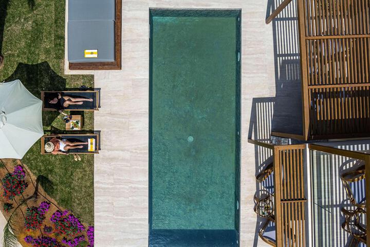 Pool 260 of 265