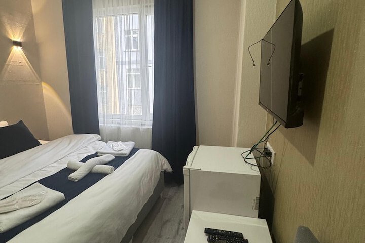 Room 18 of 49