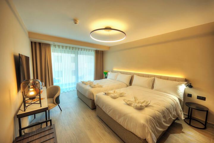 Room 33 of 71