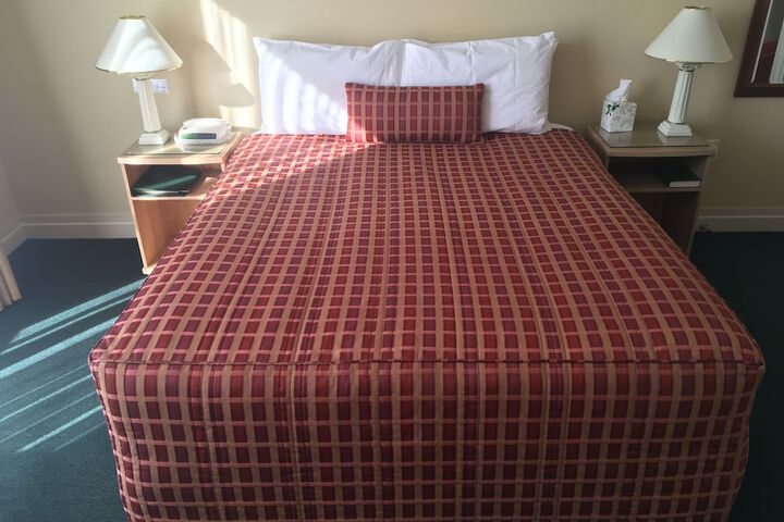 Room 10 of 66