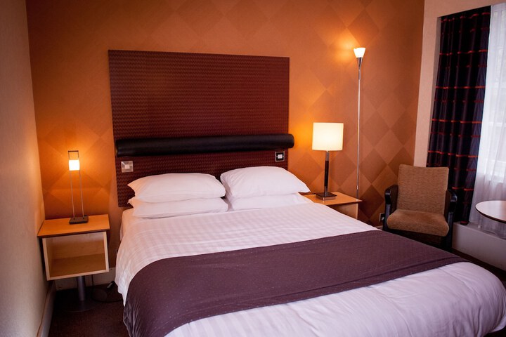 Room 12 of 54