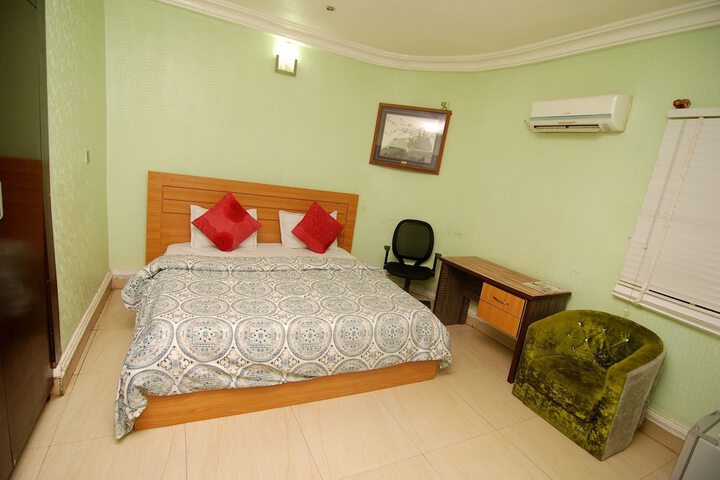 Room 4 of 29