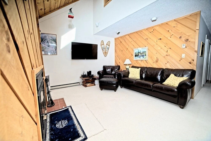 Room 2 of 8
