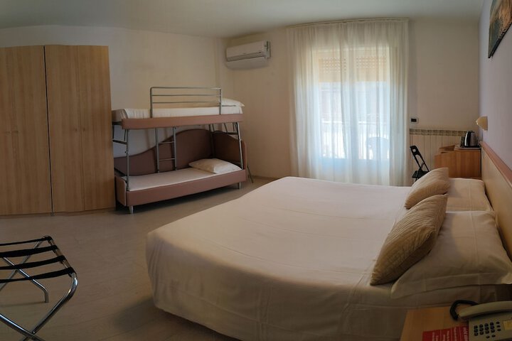 Room 36 of 71