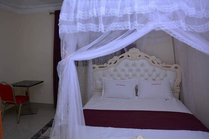 Room 4 of 26