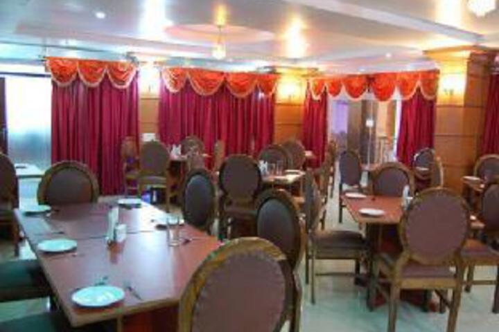 Hotel Monarch Aachal