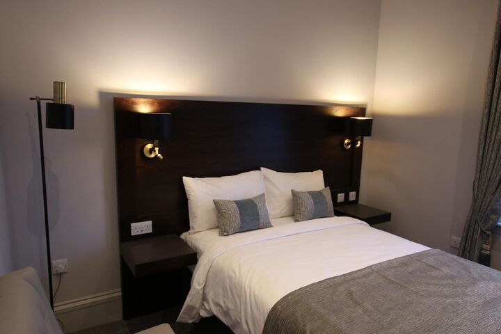 Room 25 of 62