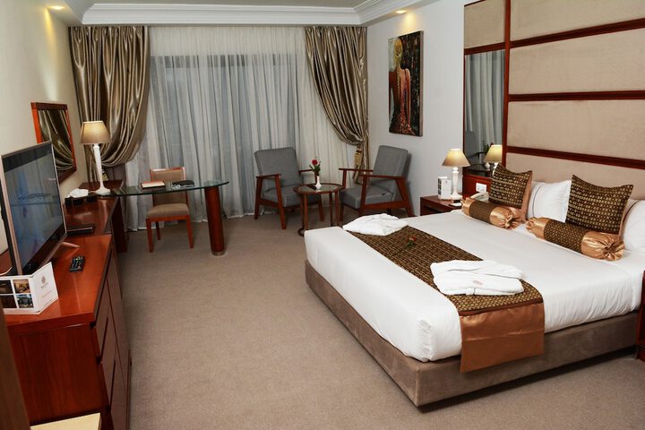 Room 15 of 37