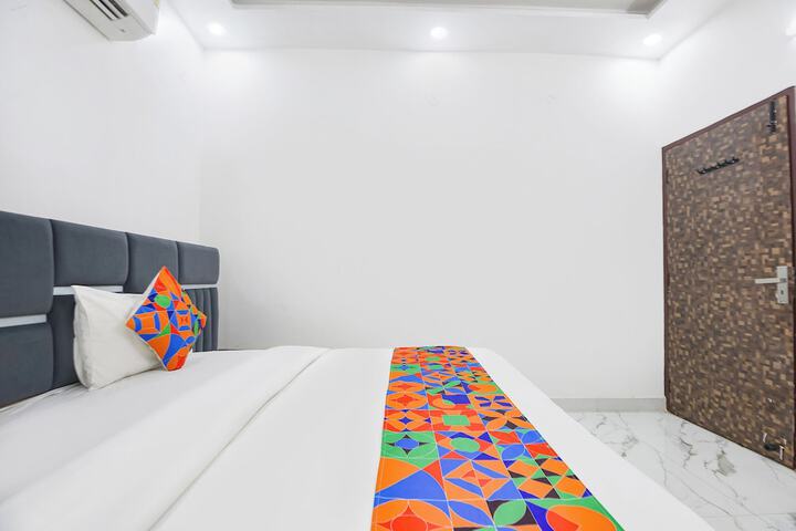 Room 13 of 29