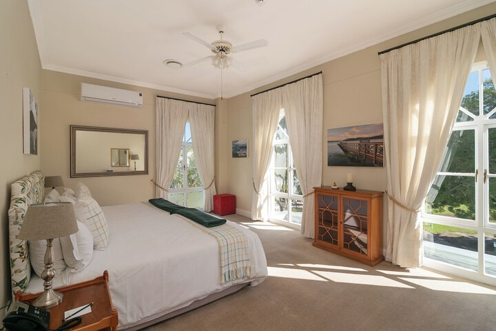 Room 15 of 204
