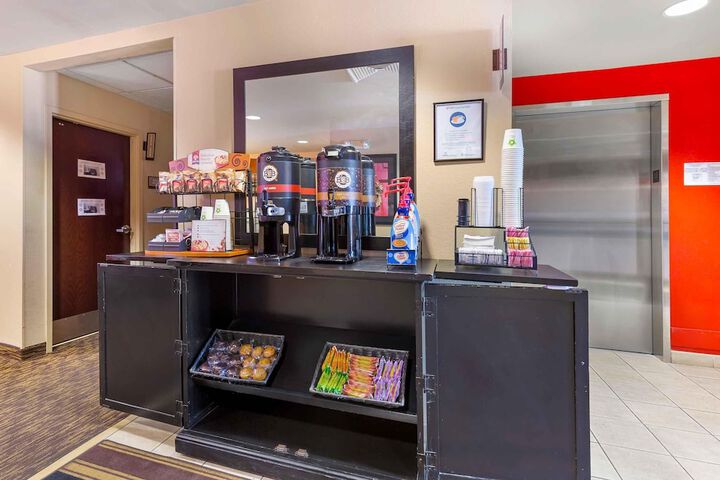 Breakfast/Coffee Service 21 of 24