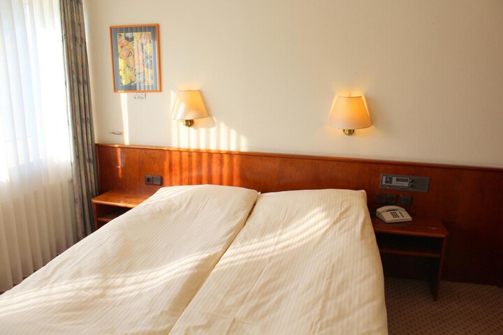 Room 9 of 41
