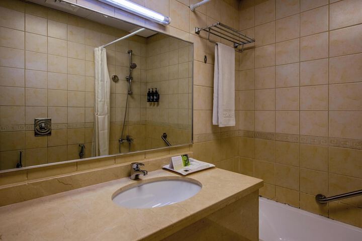 Room 103 of 133