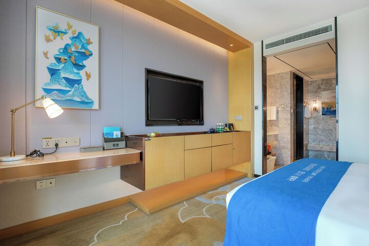 Room 51 of 73