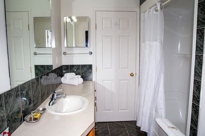 Room 44 of 61