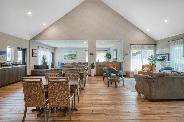 Guest Lobby