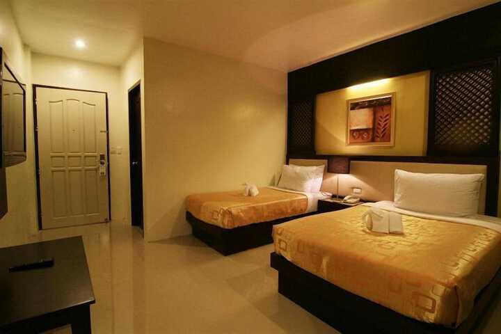 Room 5 of 12