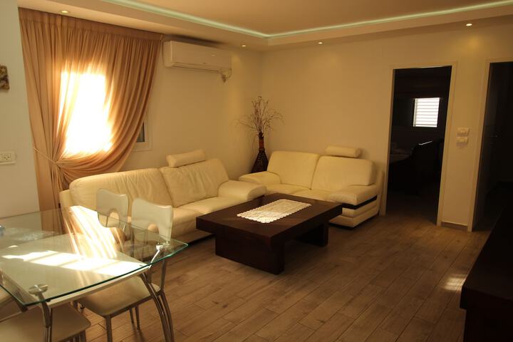 Room 22 of 37