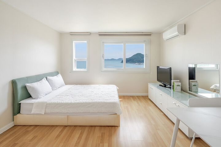 Room 44 of 85