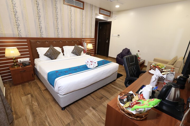 Room 12 of 35