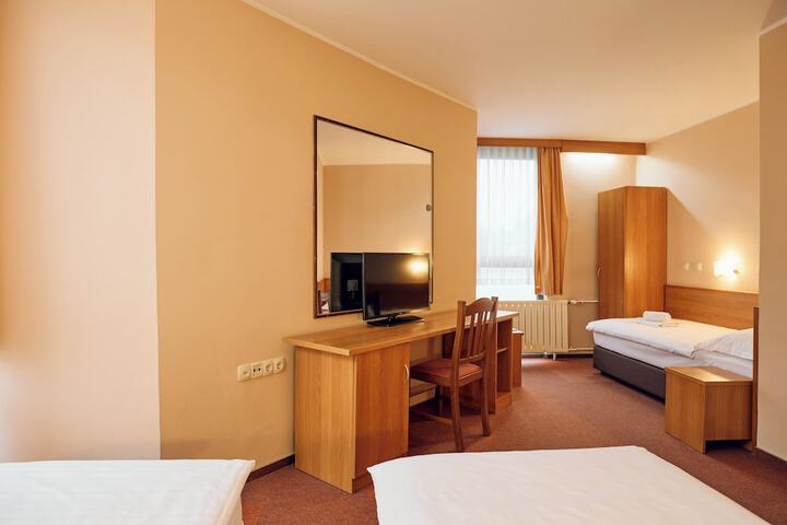 Room 19 of 62