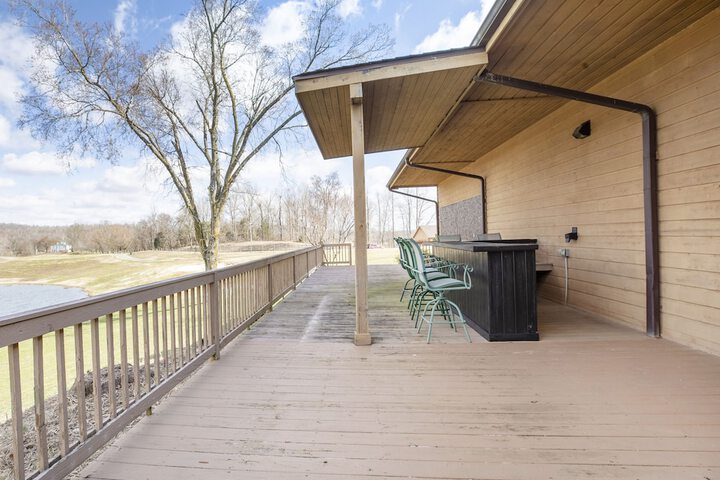 Sundeck 76 of 85