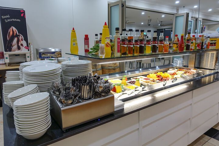 Dining 46 of 63