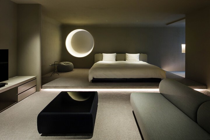Room 8 of 89