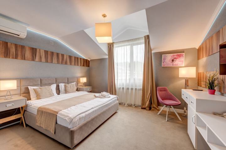 Room 3 of 34