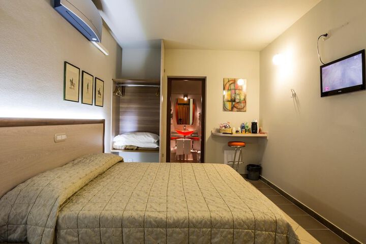Room 18 of 51