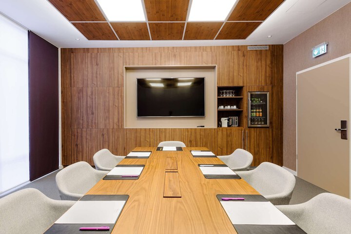 Business Center 62 of 71