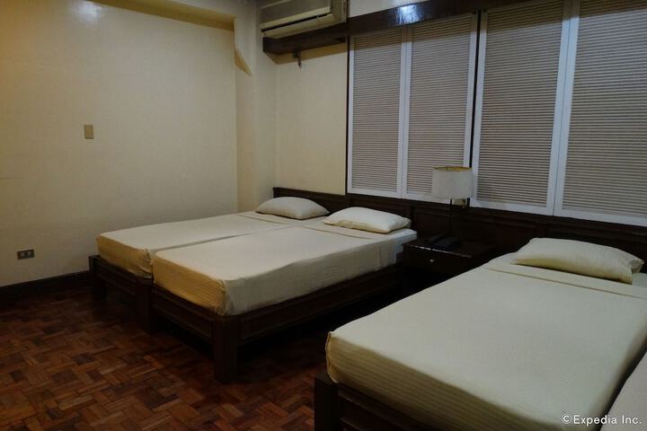 Room 15 of 83