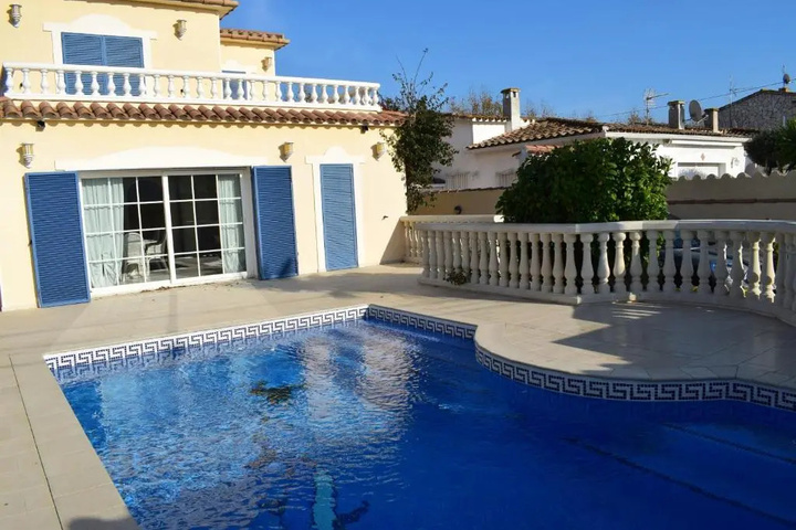Pool 6 of 11