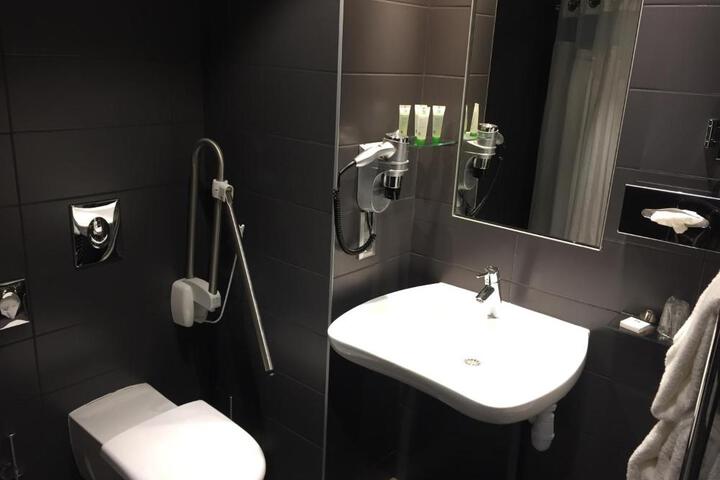 Photo 8
