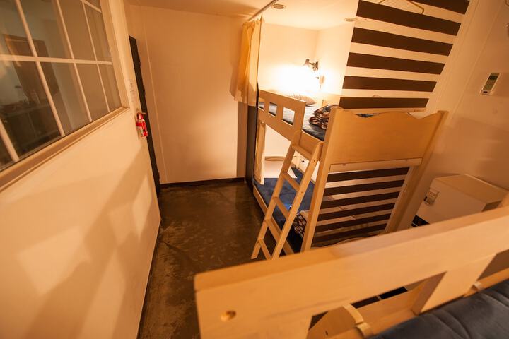 Room 15 of 151