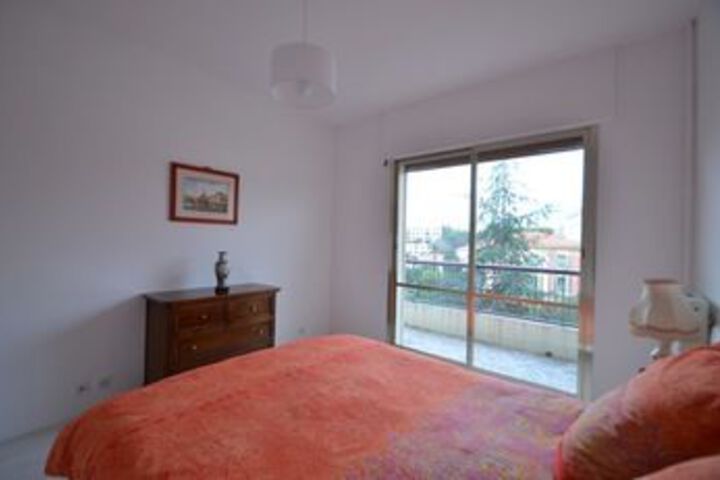 Room 7 of 13