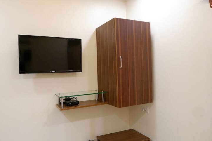 Room 27 of 64