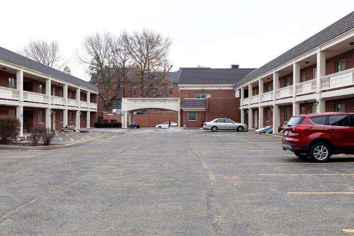 Hotel 50 of 65