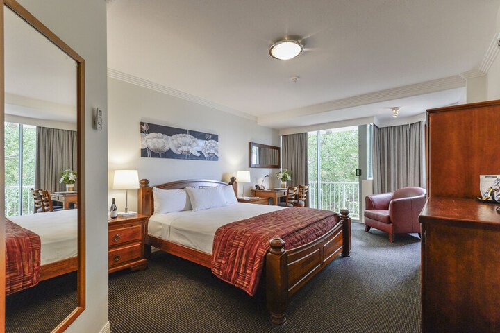 Room 11 of 84