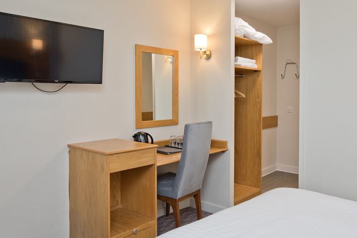 Room 2 of 26