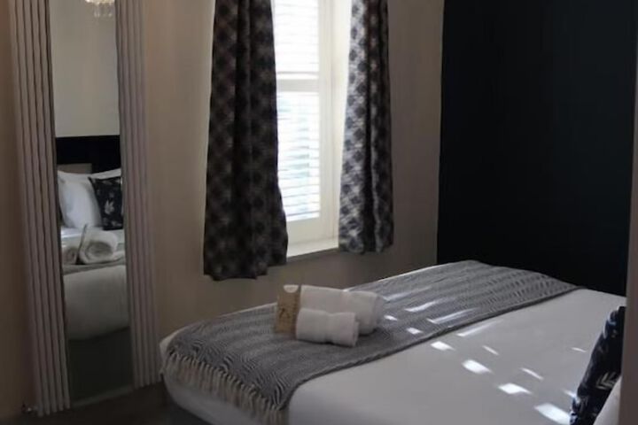 Room 17 of 63