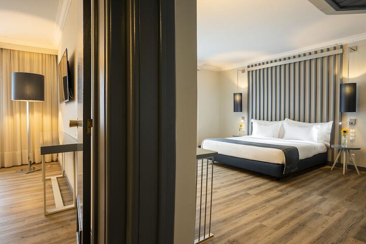Room 21 of 62