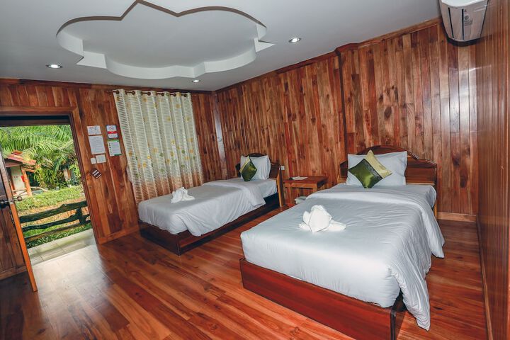 Room 6 of 29