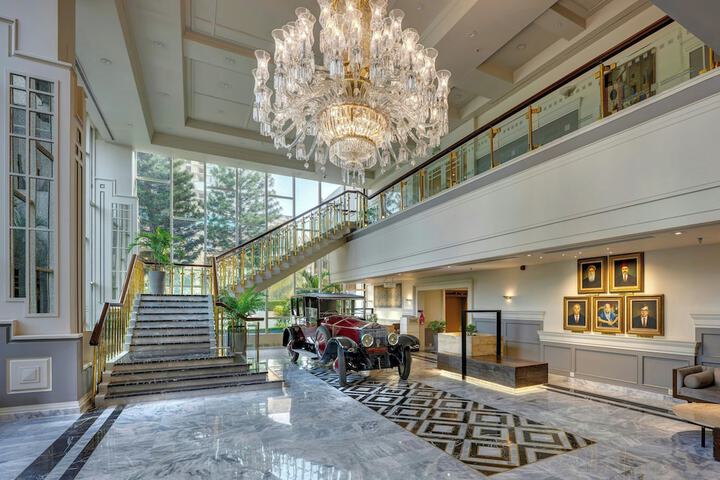 Entrance & Lobby