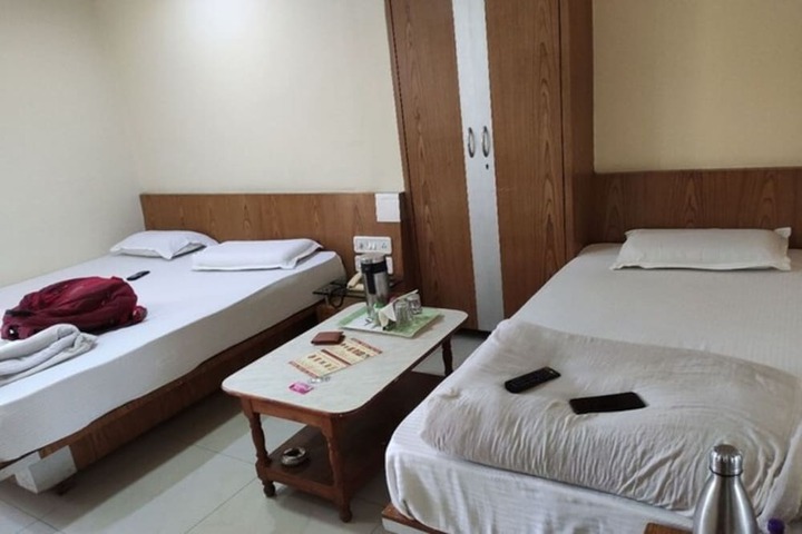 Room 11 of 21
